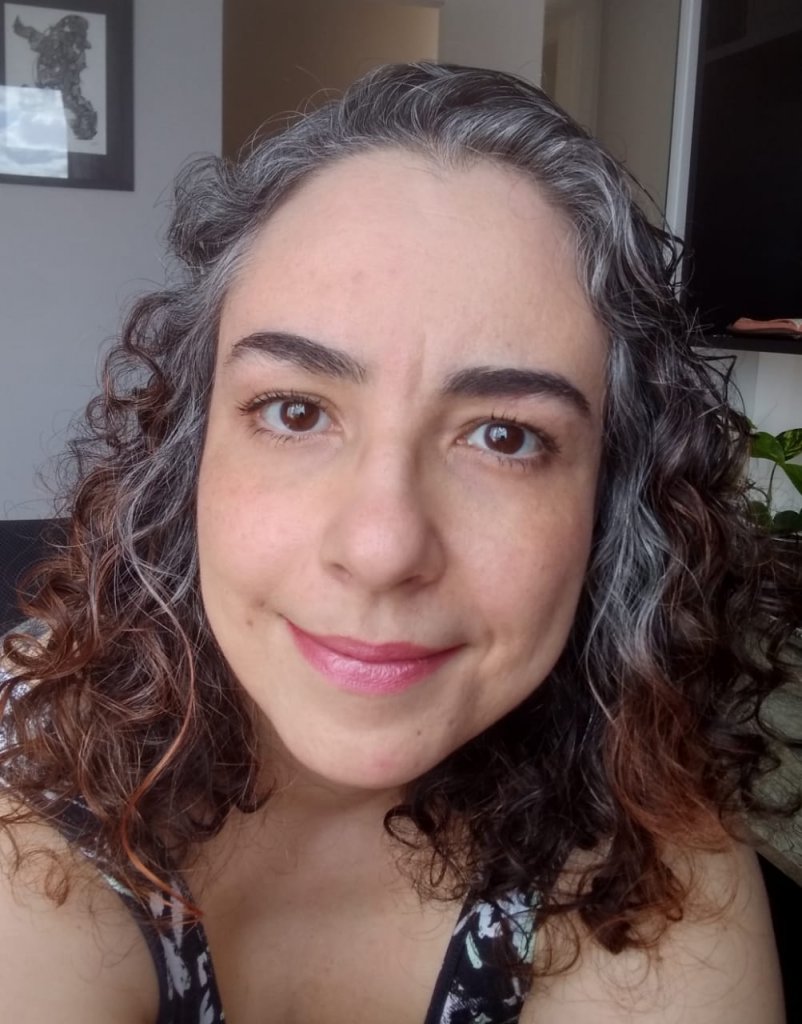 Patrícia Fernandes escreve sobre como se deixou grisalhar e ter cabelos brancos